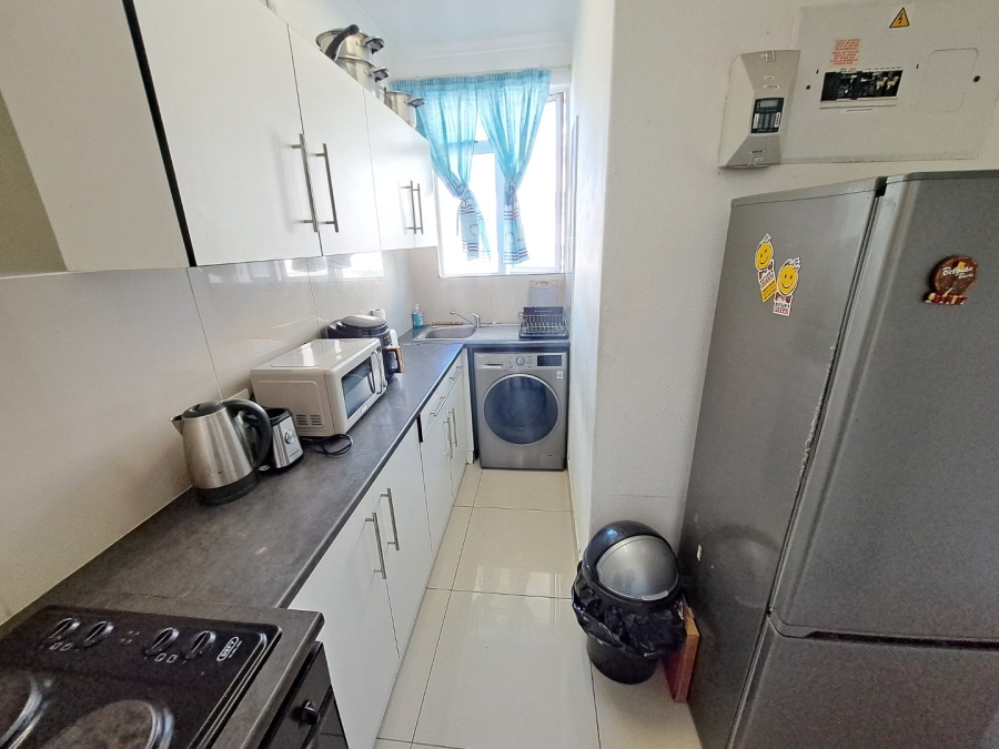 2 Bedroom Property for Sale in Zonnebloem Western Cape